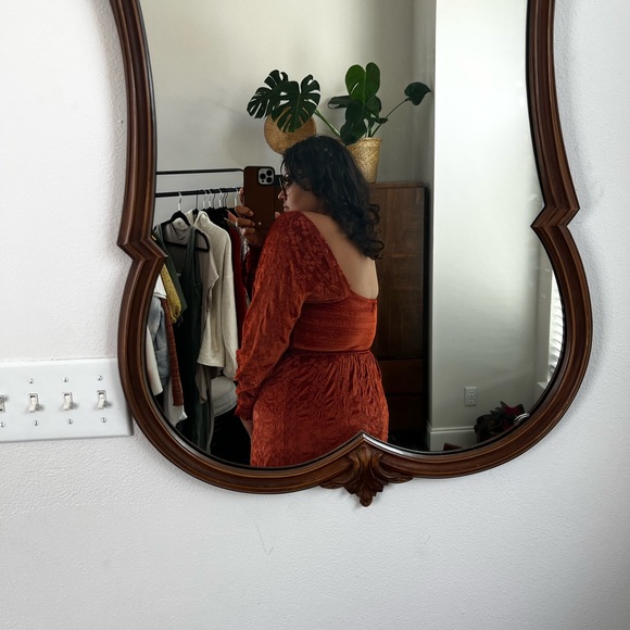 ASOS DESIGN Tall velvet broderie shirred midi dress in rust size 4/ S - Picture 3 of 5